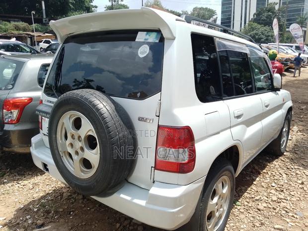 Mitsubishi Pajero IO 2000 White