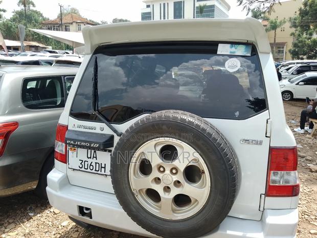 Mitsubishi Pajero IO 2000 White