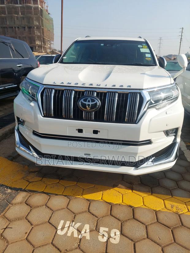 Toyota Land Cruiser Prado 2022 White