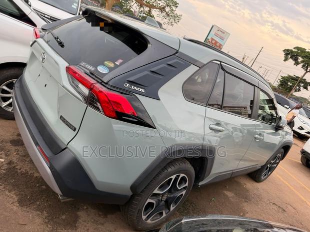 Toyota RAV4 2020 Silver