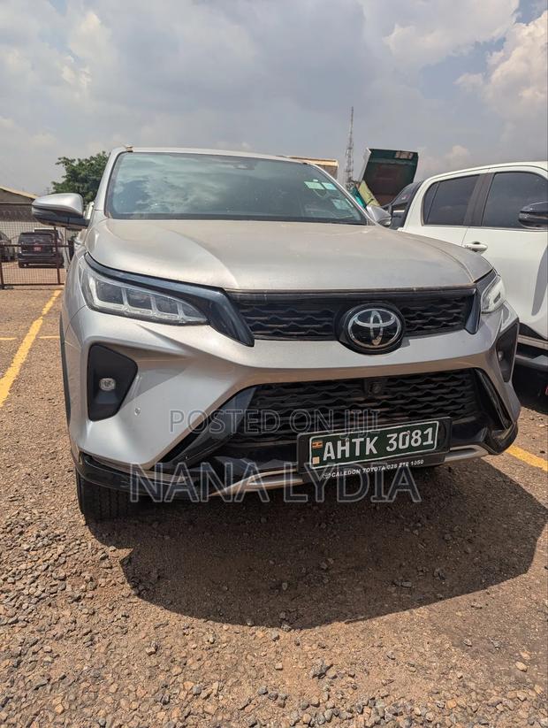 Toyota Fortuner 2021 Gray