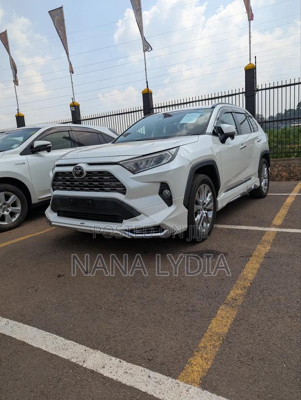 Toyota RAV4 2019 White