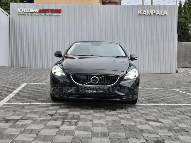 Volvo V40 2016 Black