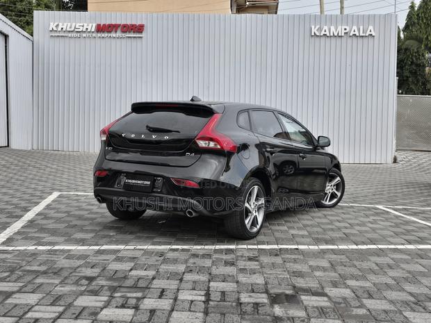 Volvo V40 2016 Black