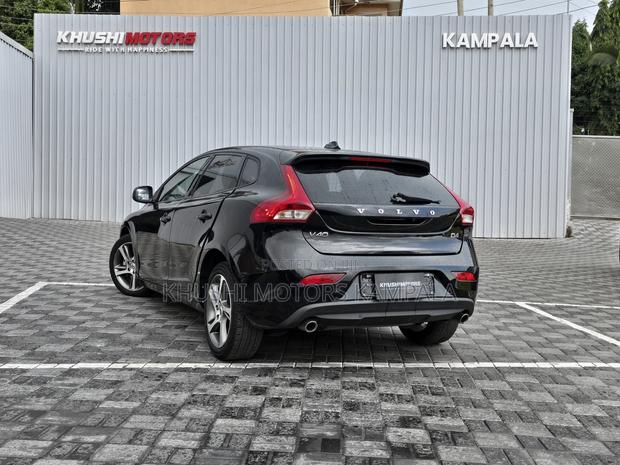 Volvo V40 2016 Black