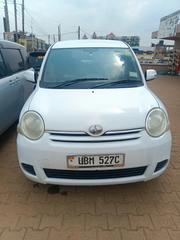 Toyota Sienta 2010 White for sale