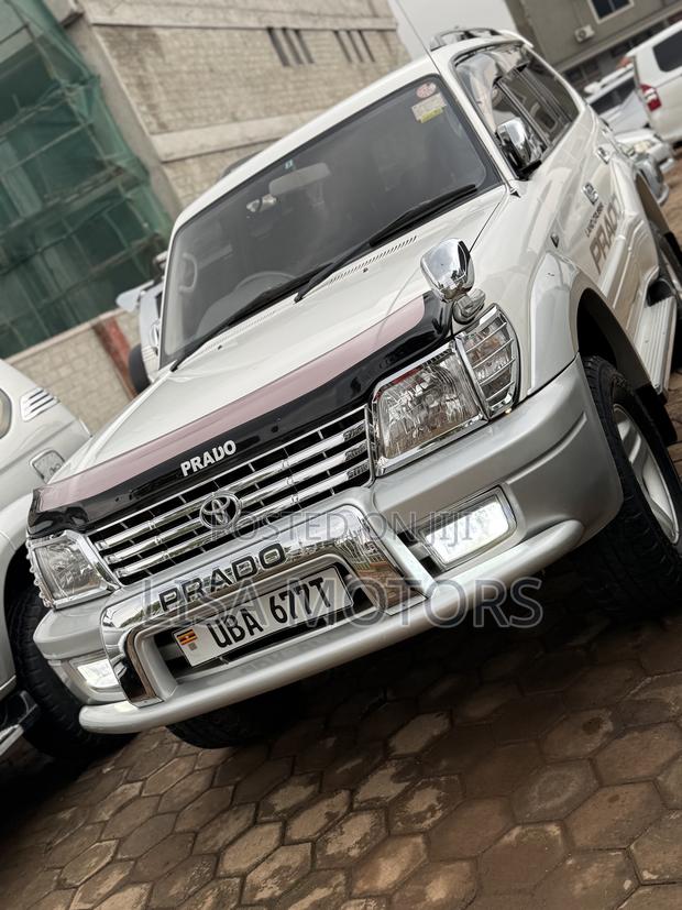 Toyota Land Cruiser Prado 2.7 5dr 2002 White