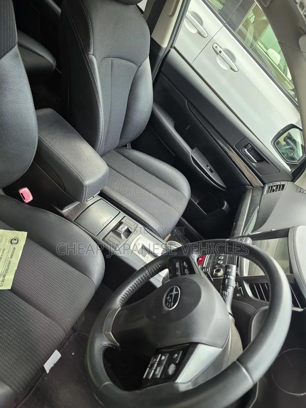 Subaru Legacy 2.5i Premium 2013 Silver