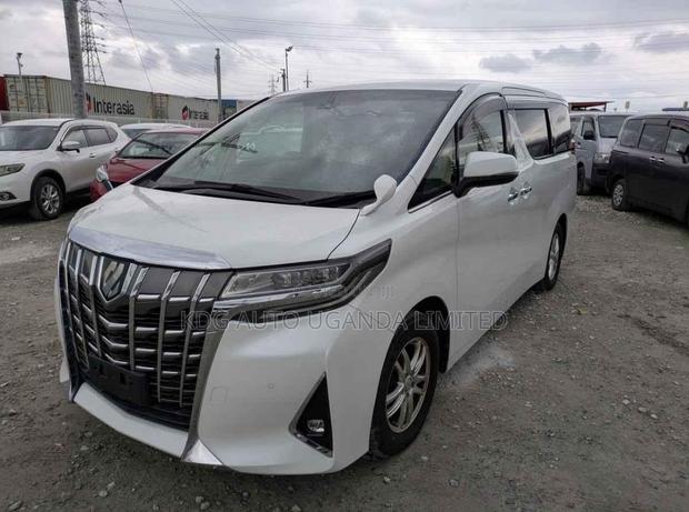 Toyota Alphard 2.5 Petrol AWD 2018 Pearl