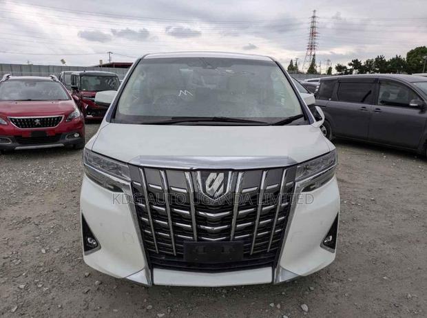 Toyota Alphard 2.5 Petrol AWD 2018 Pearl