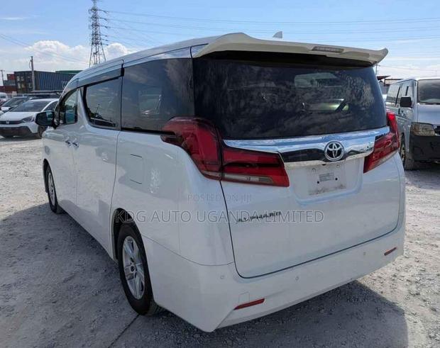Toyota Alphard 2.5 Petrol FWD 2020 White