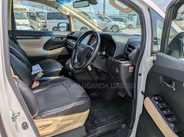 Toyota Alphard 2.5 Petrol FWD 2020 White