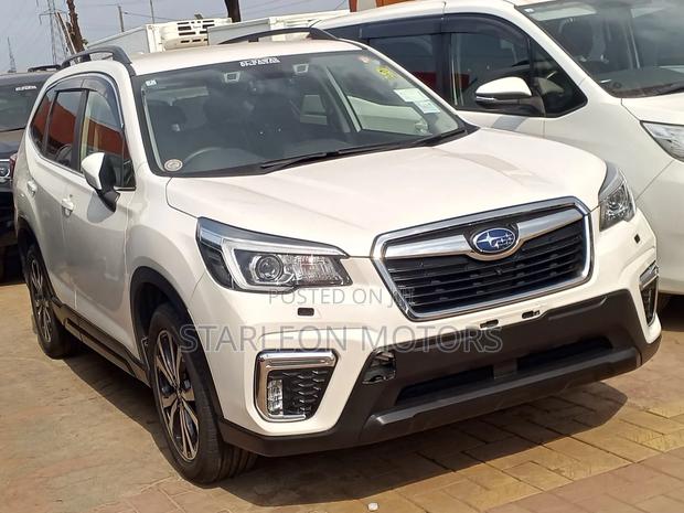 Subaru Forester Premium AWD 2020 White