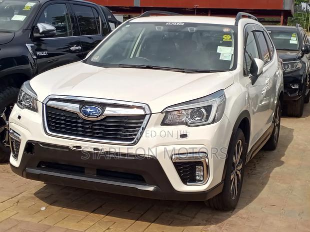 Subaru Forester Premium AWD 2020 White