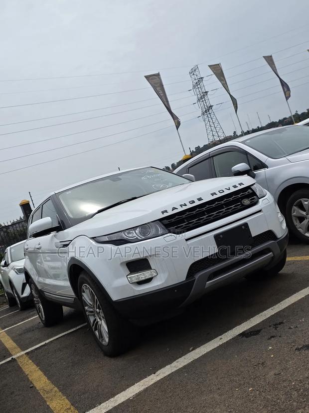 Land Rover Range Rover Evoque Pure AWD 5-Door 2013 White