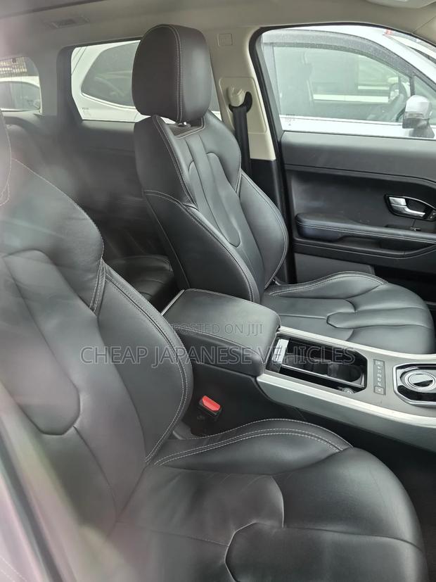 Land Rover Range Rover Evoque Pure AWD 5-Door 2013 White