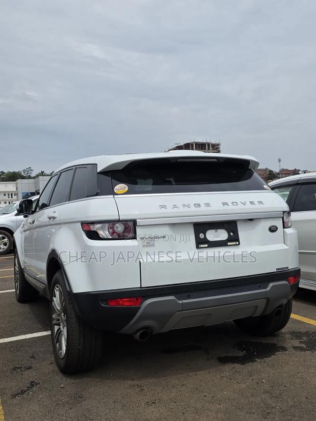 Land Rover Range Rover Evoque Pure AWD 5-Door 2013 White