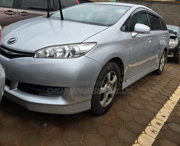 Toyota Wish 2013 Silver