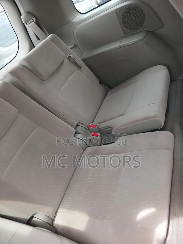 Toyota ISIS 1.8 G 2WD 2011 Silver