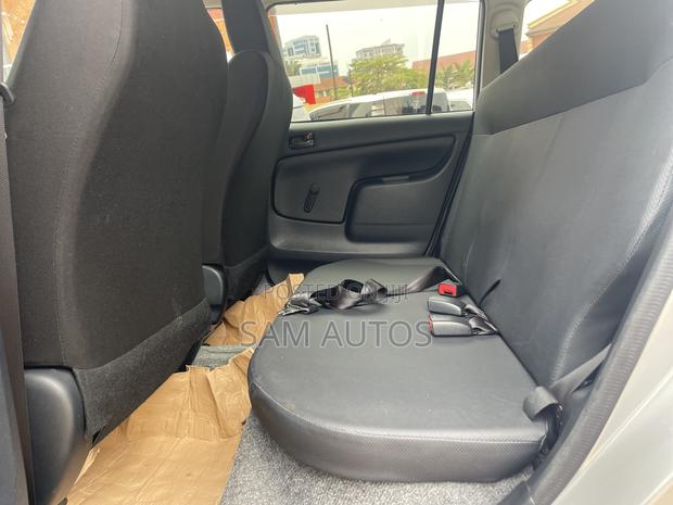 Toyota Probox 2016 Silver