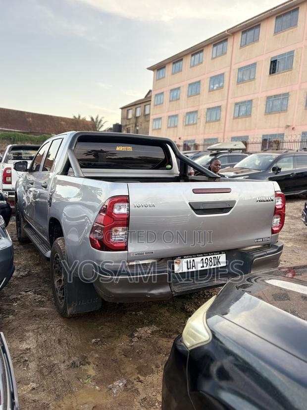 Toyota Hilux Revo Double Cab Deisel 2.8 AWD 2018 Silver