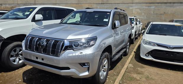 Toyota Land Cruiser Prado 2018 Silver