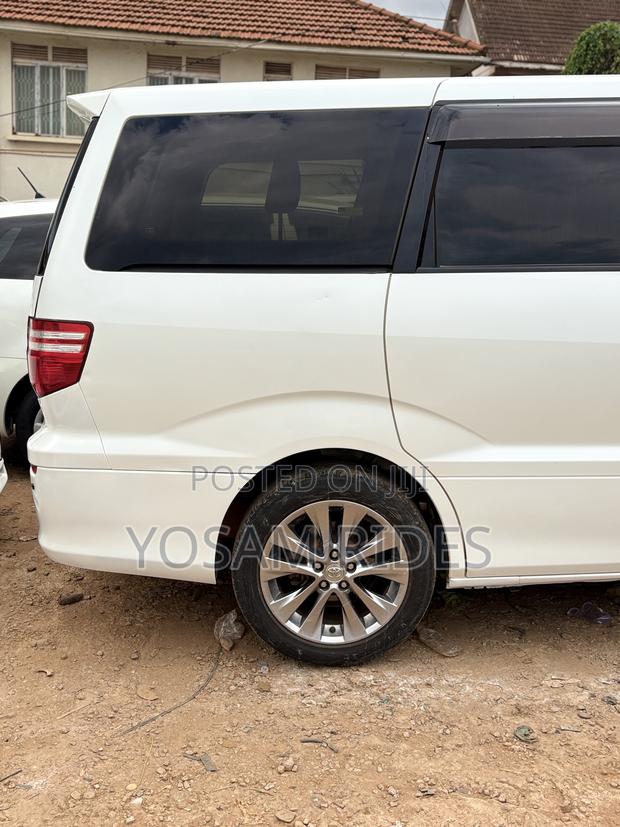 Toyota Alphard 2.4 Petrol FWD 2007 White