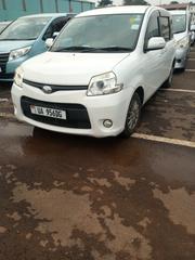 Toyota Sienta 2012 White for sale