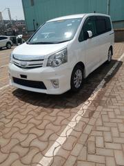 Toyota Noah 2013 White for sale