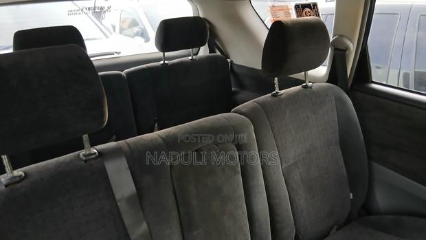 Toyota Ipsum 2004 White