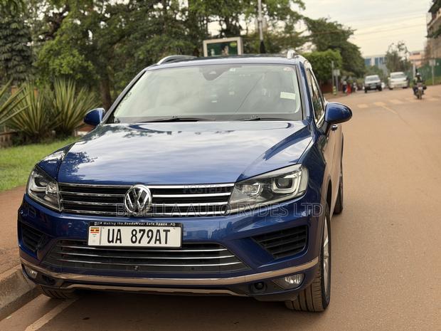 Volkswagen Touareg 2017 Blue