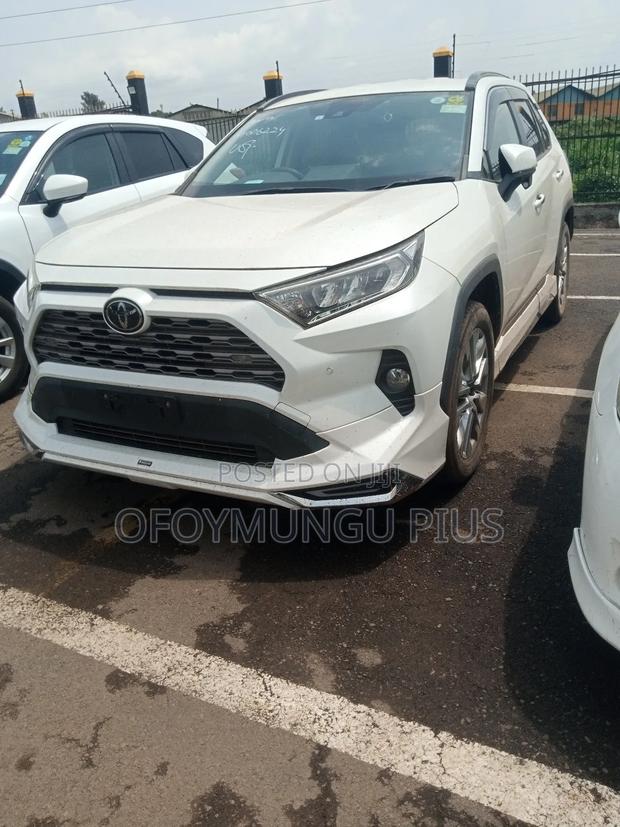 Toyota RAV4 2016 White