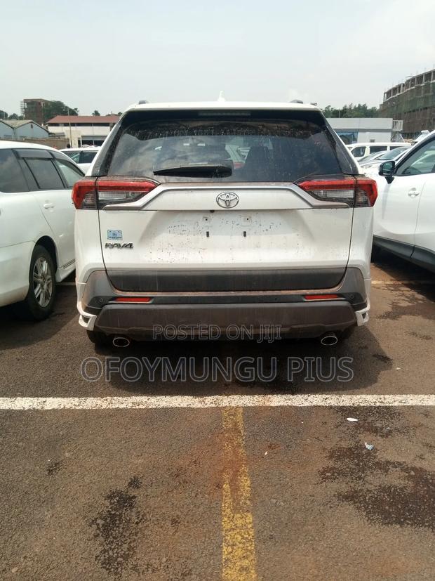 Toyota RAV4 2016 White