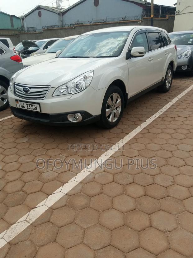 Subaru Outback 2011 White