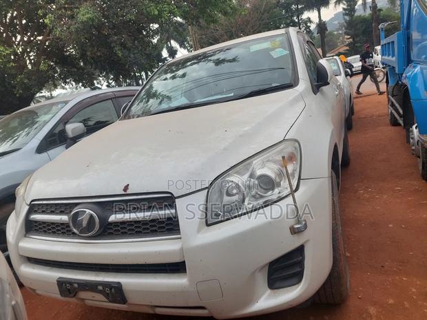 Toyota RAV4 2012 White