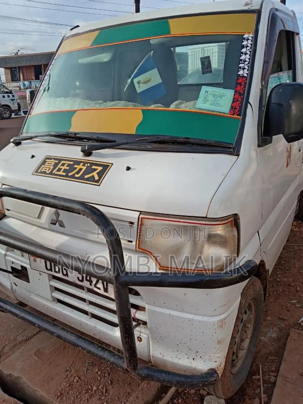 Mitsubishi Fuso 2006 White