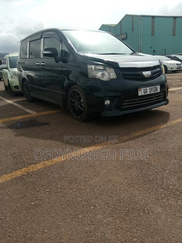 Toyota Noah 2011 Black