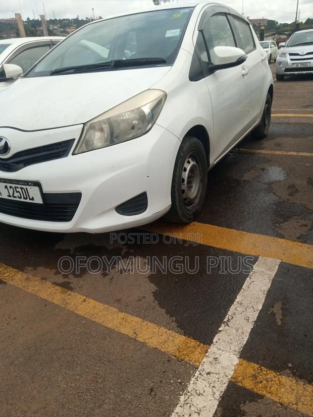 Toyota Vitz 2011 Pearl