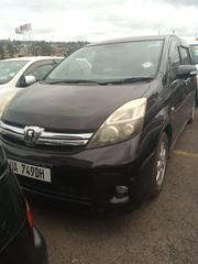 Toyota ISIS 2010 Maroon for sale
