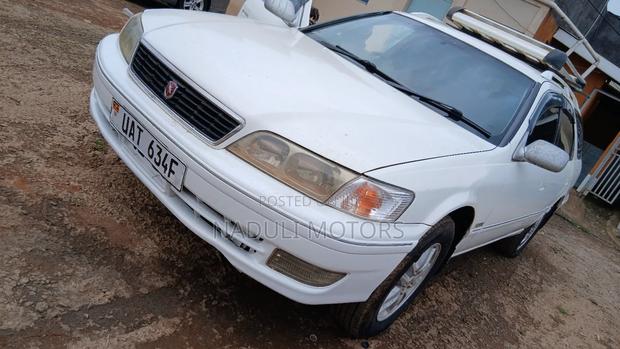 Toyota Mark II Qualis 2002 White