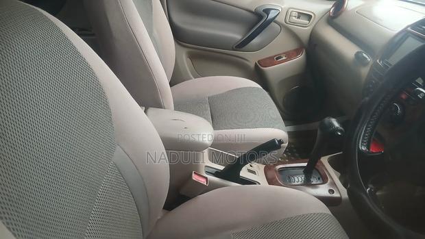 Toyota RAV4 1.8 2005 Gold
