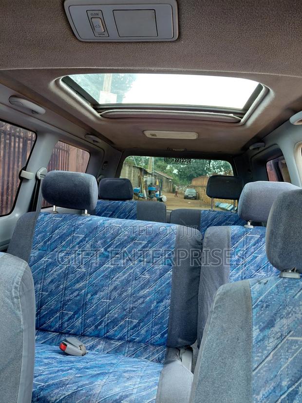 Toyota Noah 2.0 FWD (8 Seater) 2001 White
