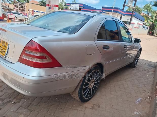 Mercedes-Benz C180 2004 Silver