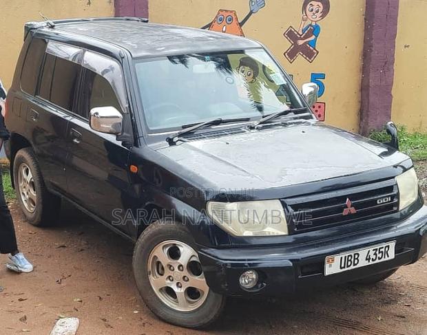Mitsubishi Pajero IO 1999 Black