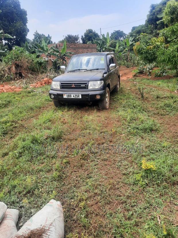 Mitsubishi Pajero IO 1999 Black