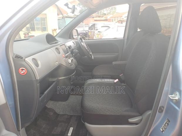 Toyota Sienta 2011 Blue