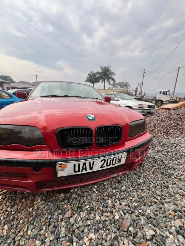 BMW 320i 2004 Red