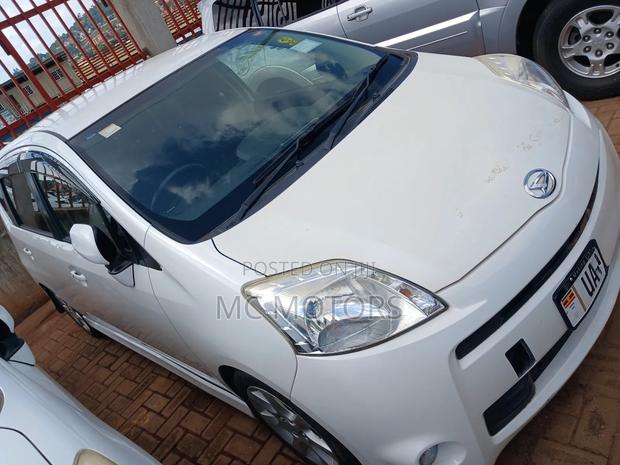 Toyota Passo Sette 1.5 AWD 2010 White