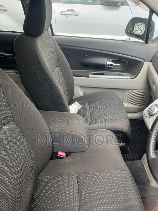 Toyota Passo Sette 1.5 AWD 2010 White