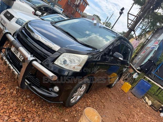 Toyota Noah 2009 Black
